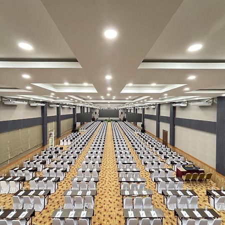 Vega Prime Hotel & Convention Sorong Extérieur photo