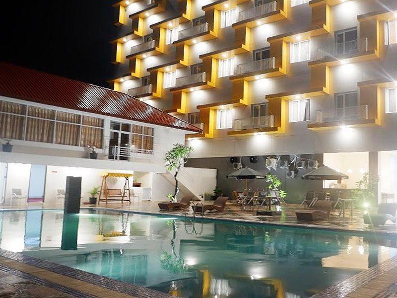 Vega Prime Hotel & Convention Sorong Extérieur photo