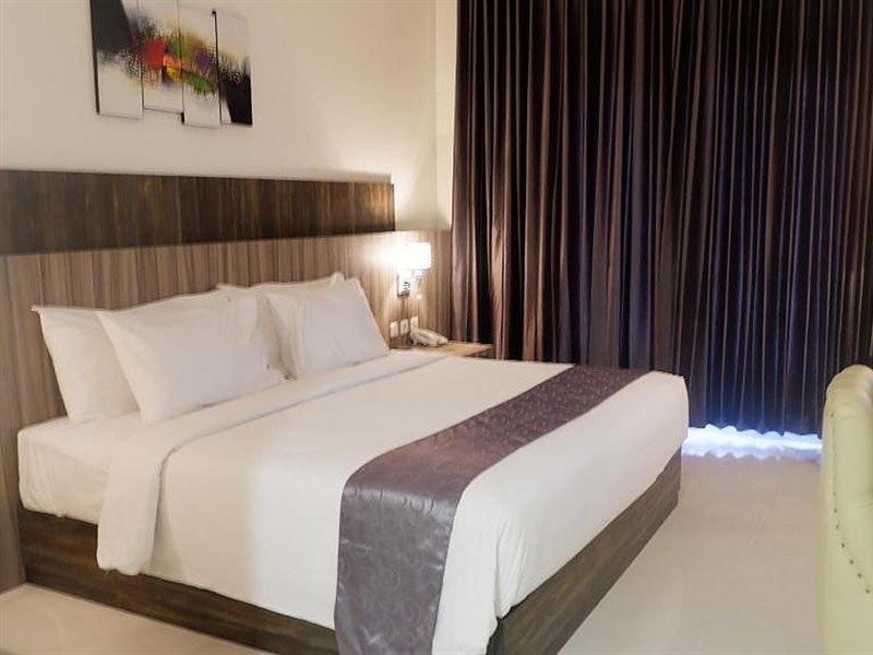 Vega Prime Hotel & Convention Sorong Extérieur photo
