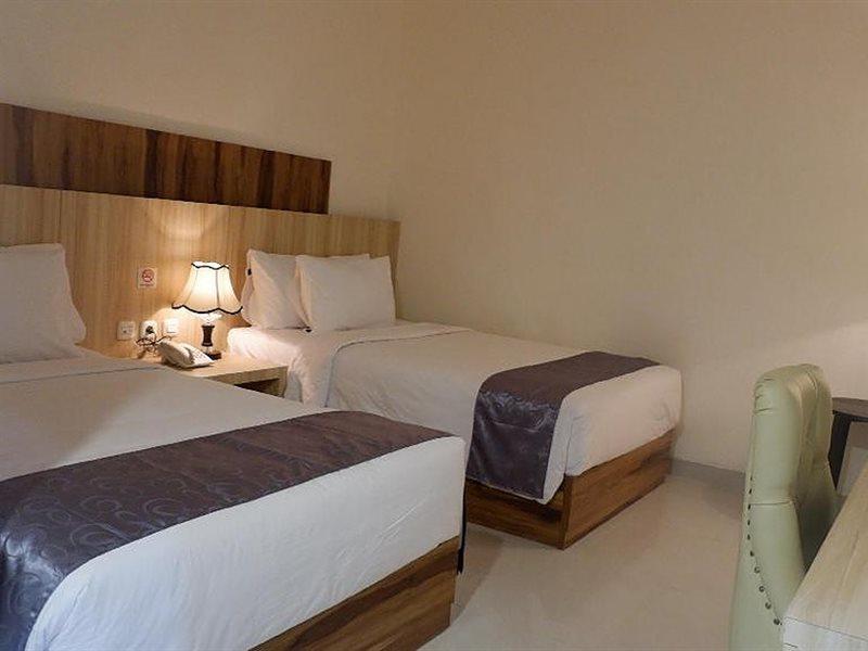 Vega Prime Hotel & Convention Sorong Extérieur photo