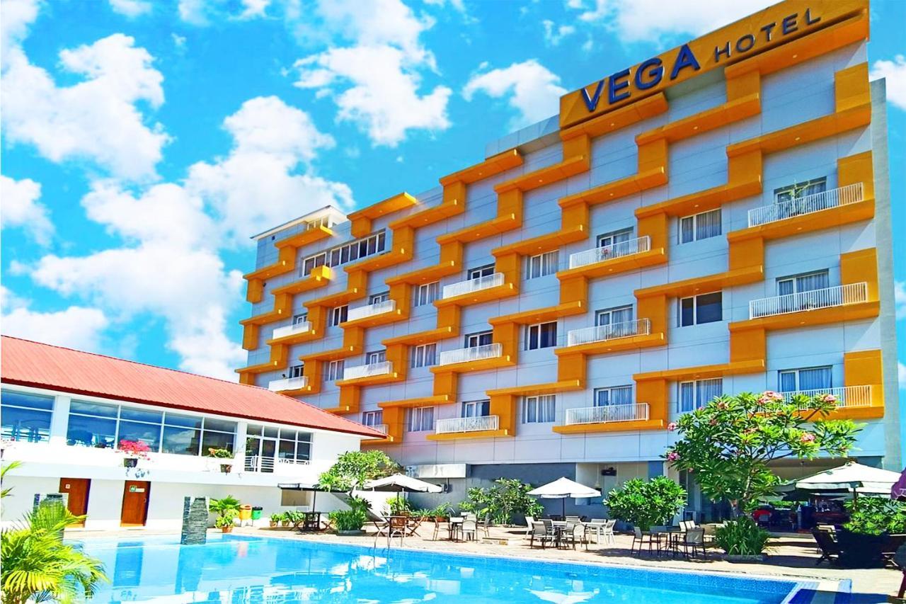 Vega Prime Hotel & Convention Sorong Extérieur photo
