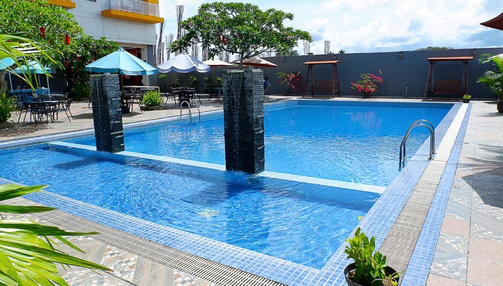 Vega Prime Hotel & Convention Sorong Extérieur photo