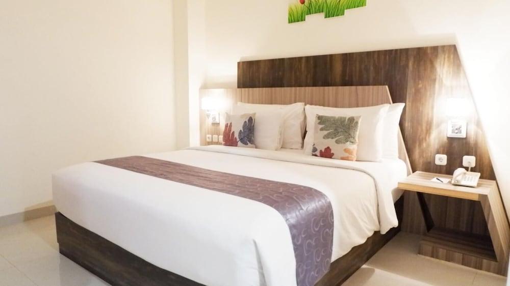 Vega Prime Hotel & Convention Sorong Extérieur photo