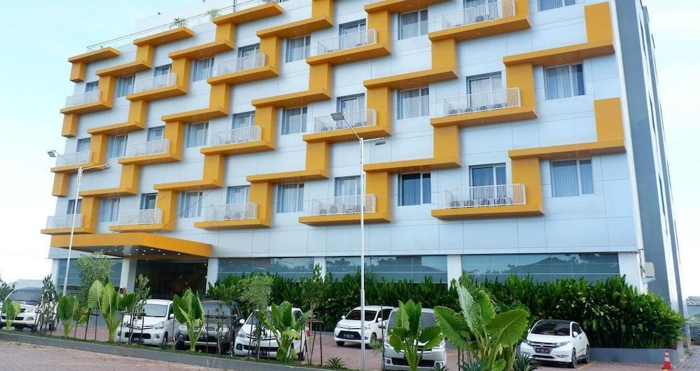 Vega Prime Hotel & Convention Sorong Extérieur photo
