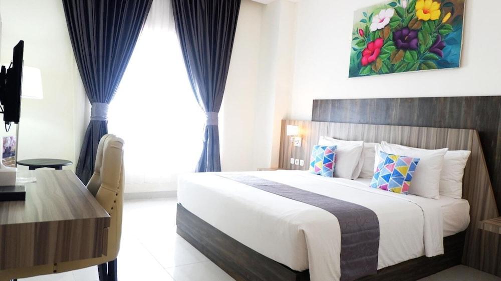 Vega Prime Hotel & Convention Sorong Extérieur photo