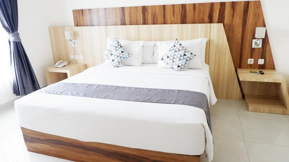 Vega Prime Hotel & Convention Sorong Extérieur photo