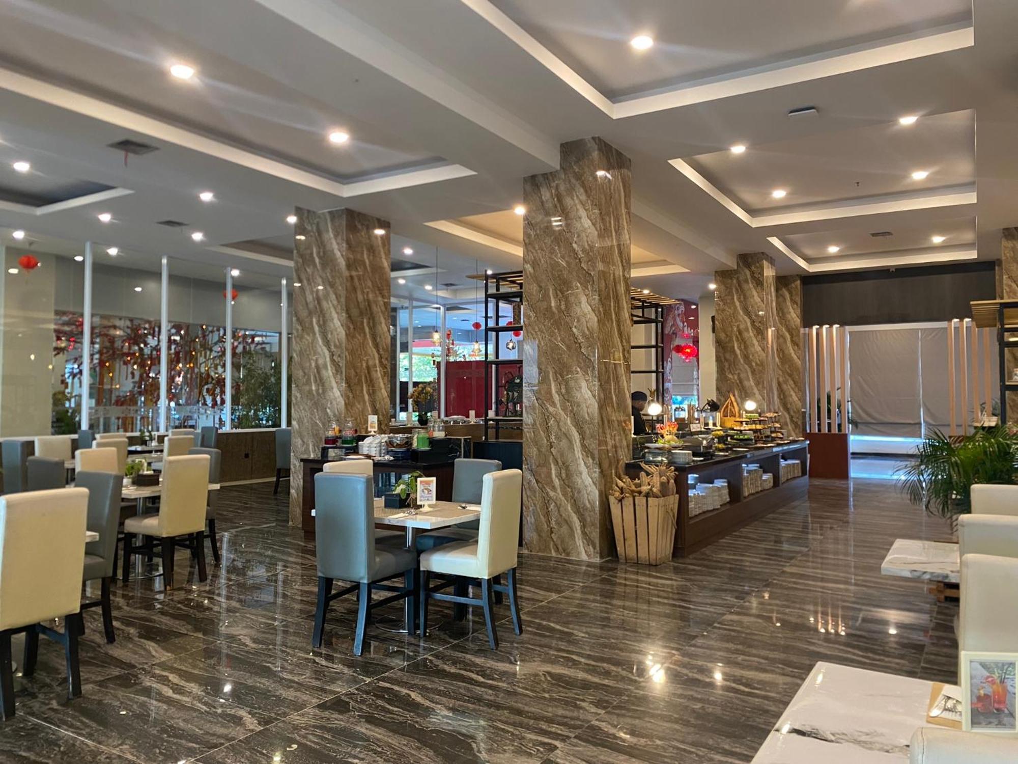 Vega Prime Hotel & Convention Sorong Extérieur photo