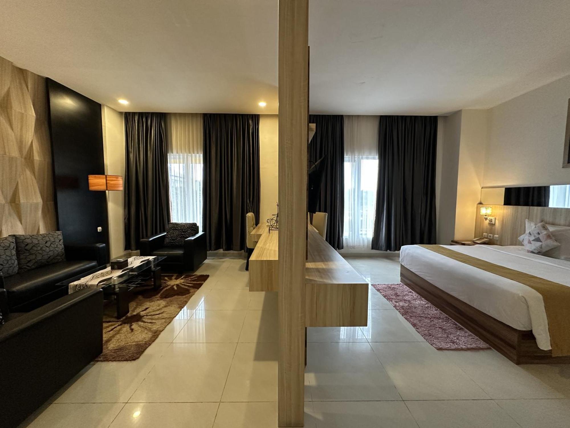 Vega Prime Hotel & Convention Sorong Chambre photo