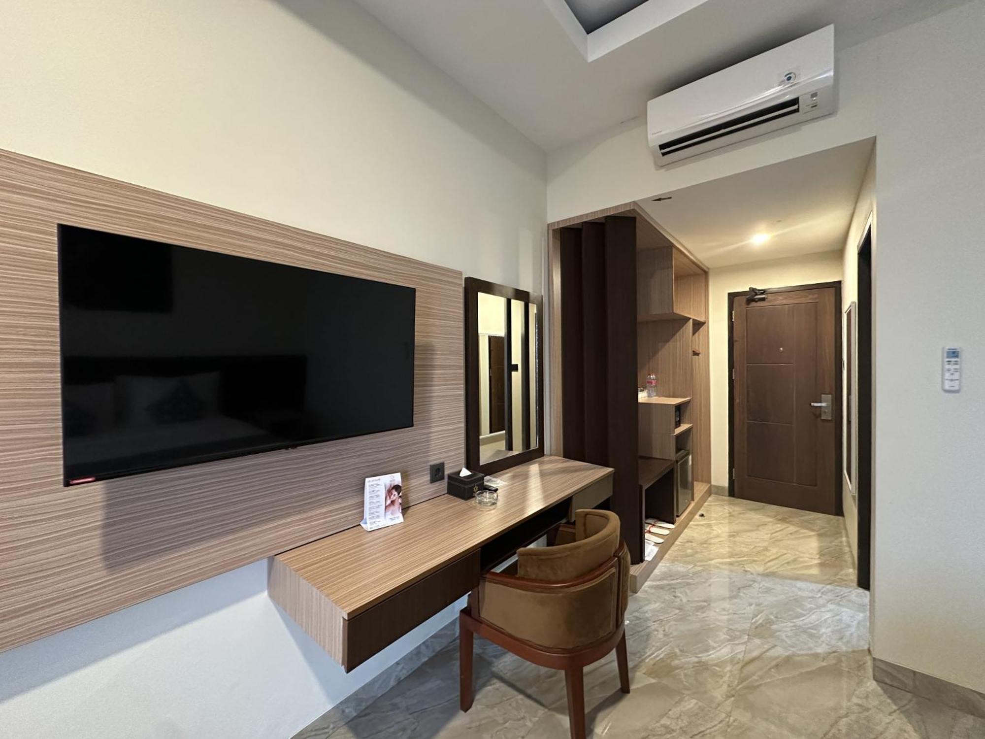 Vega Prime Hotel & Convention Sorong Extérieur photo