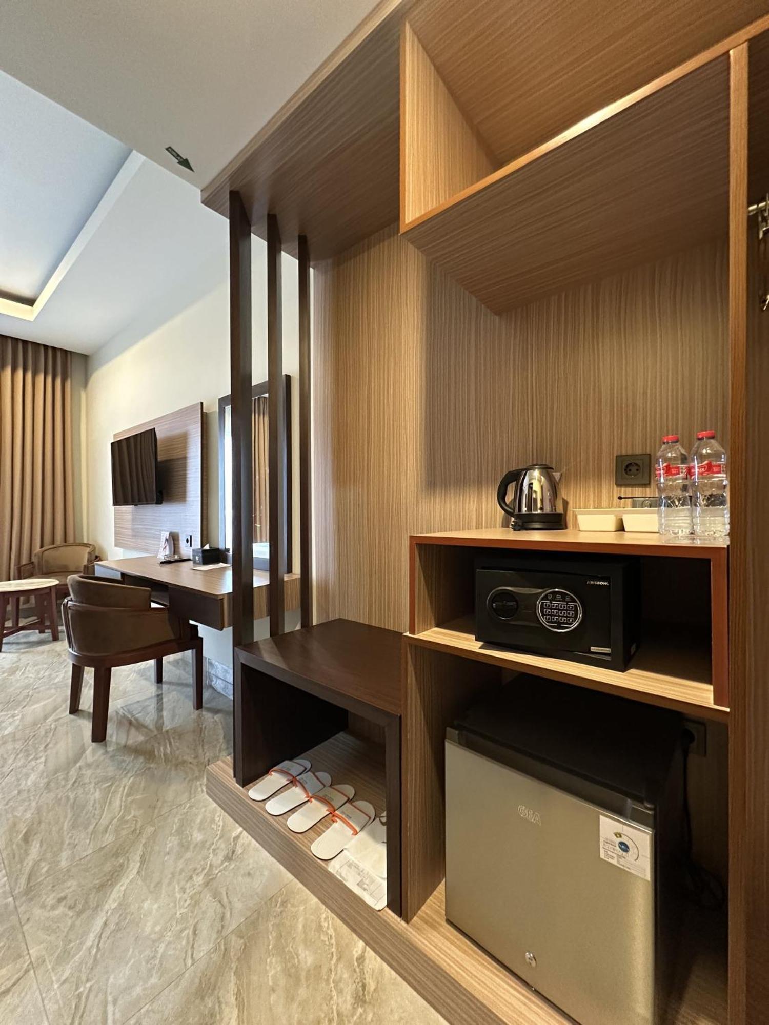 Vega Prime Hotel & Convention Sorong Chambre photo